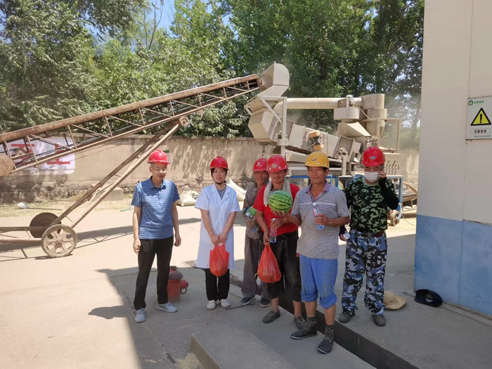 罗山国家粮食储备库有限公司开展“送清凉”活动